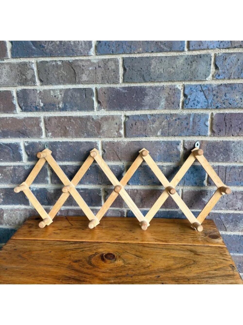 Vintage Light Wood Accordion Style Expandable Rack 13 peg hats, mugs, jewelry